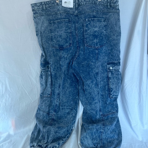 NWT future Collective woman’s size 20/22 acid wash jeans - Picture 5 of 6